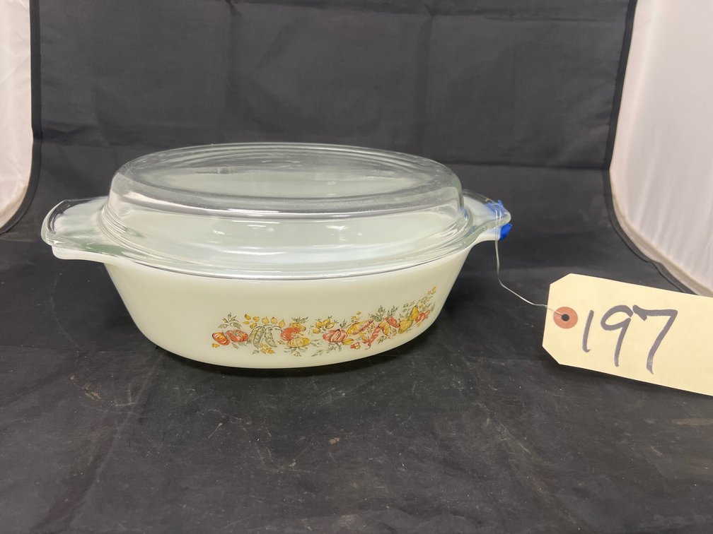 Anchor Hocking Casserole w/Lid - Lid has chip