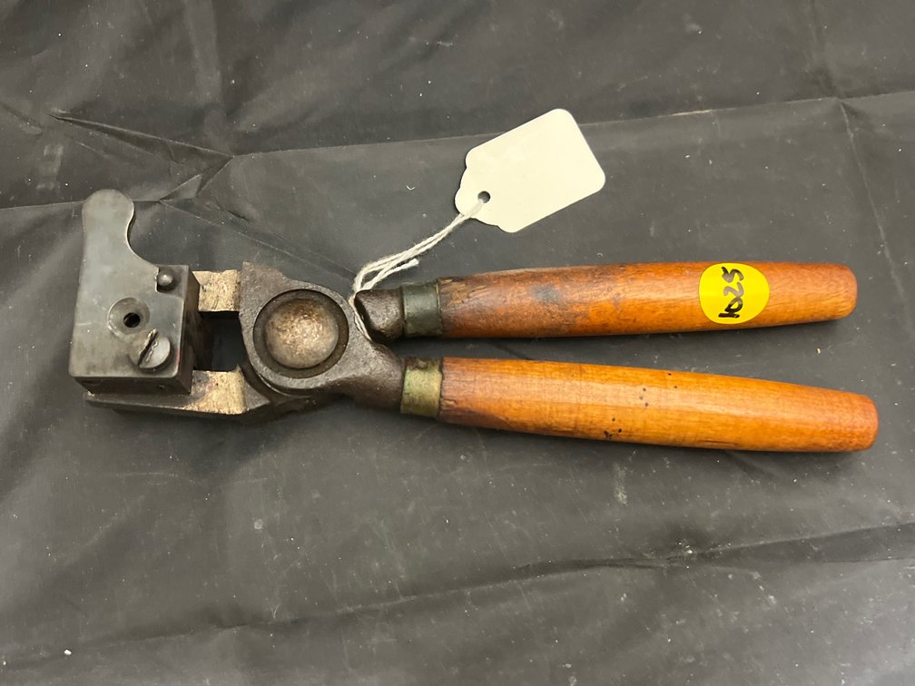 357 446 Flat Base Bullet Mold