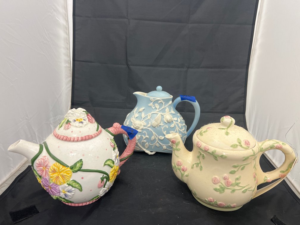 3 Pcs - Assorted Teapots