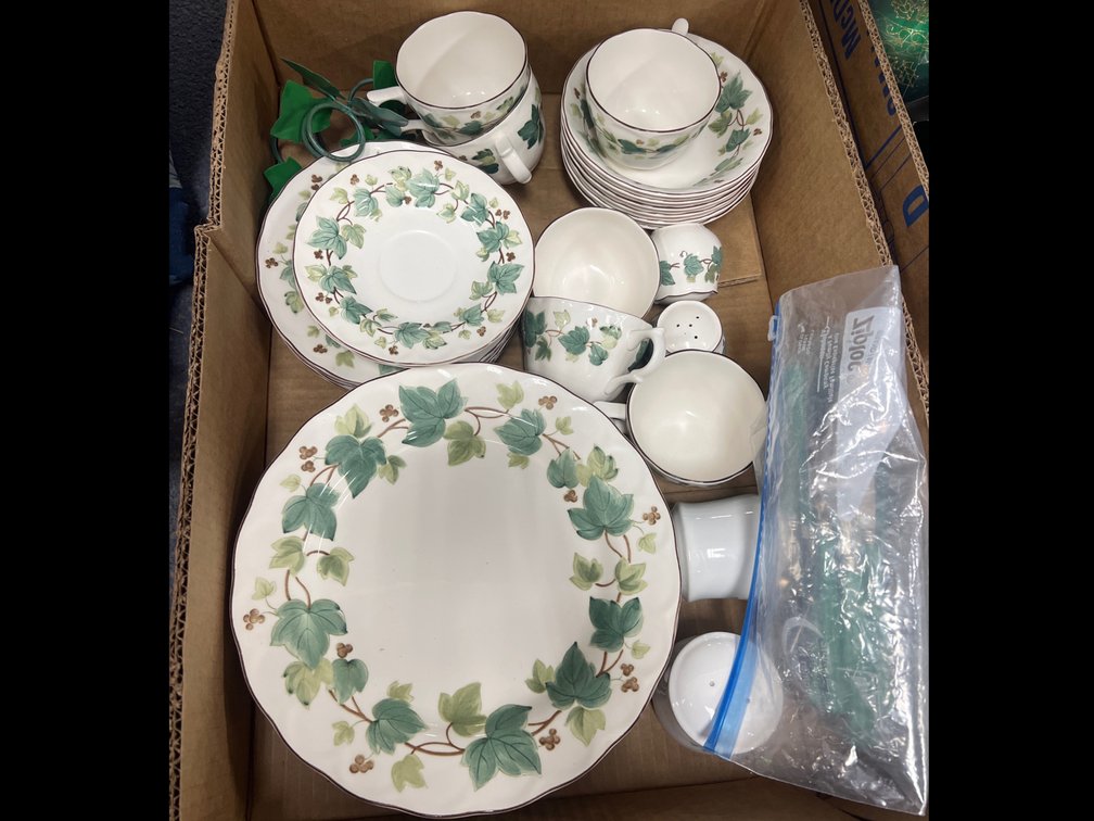 Nikko Casual Living Dinnerware
