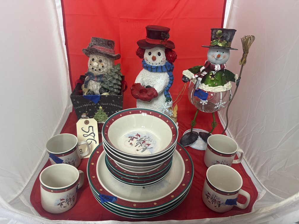 Royal Seasons Plates - Bowls - Snowman Decor