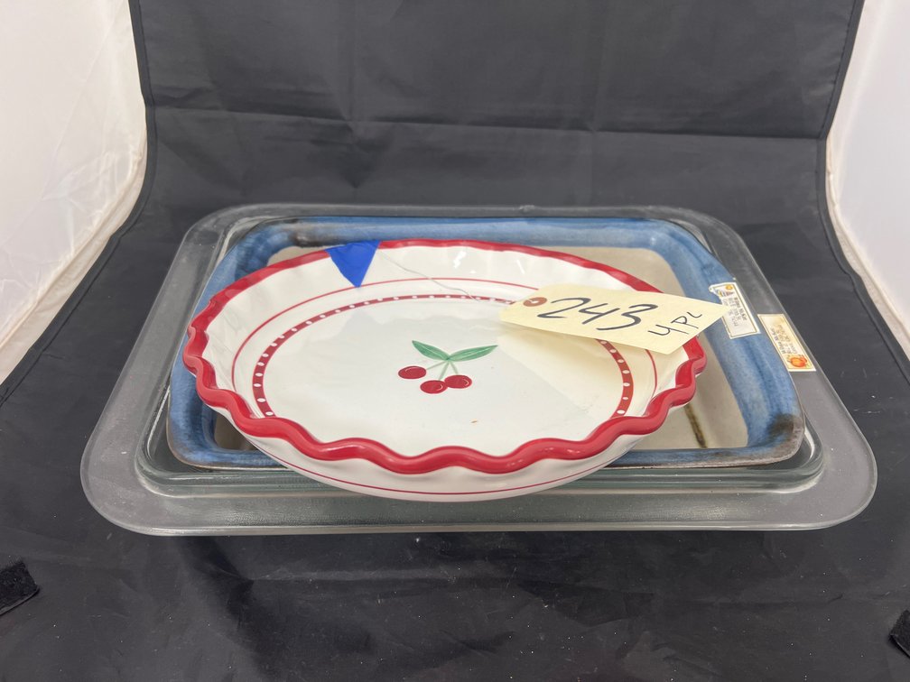 4 Pcs - Chef Choice Casserole - chipped - Stoneware