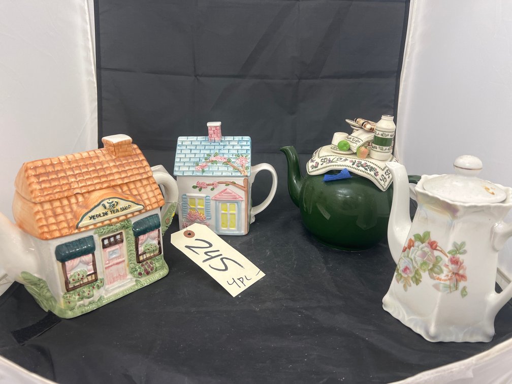 4 Decorative Teapots