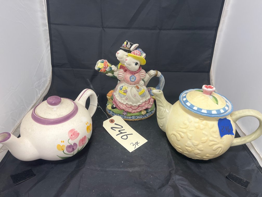 3 Decorative Teapots