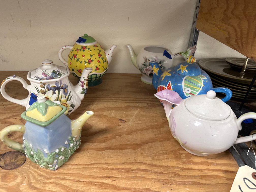6 Pcs - Assorted Teapots