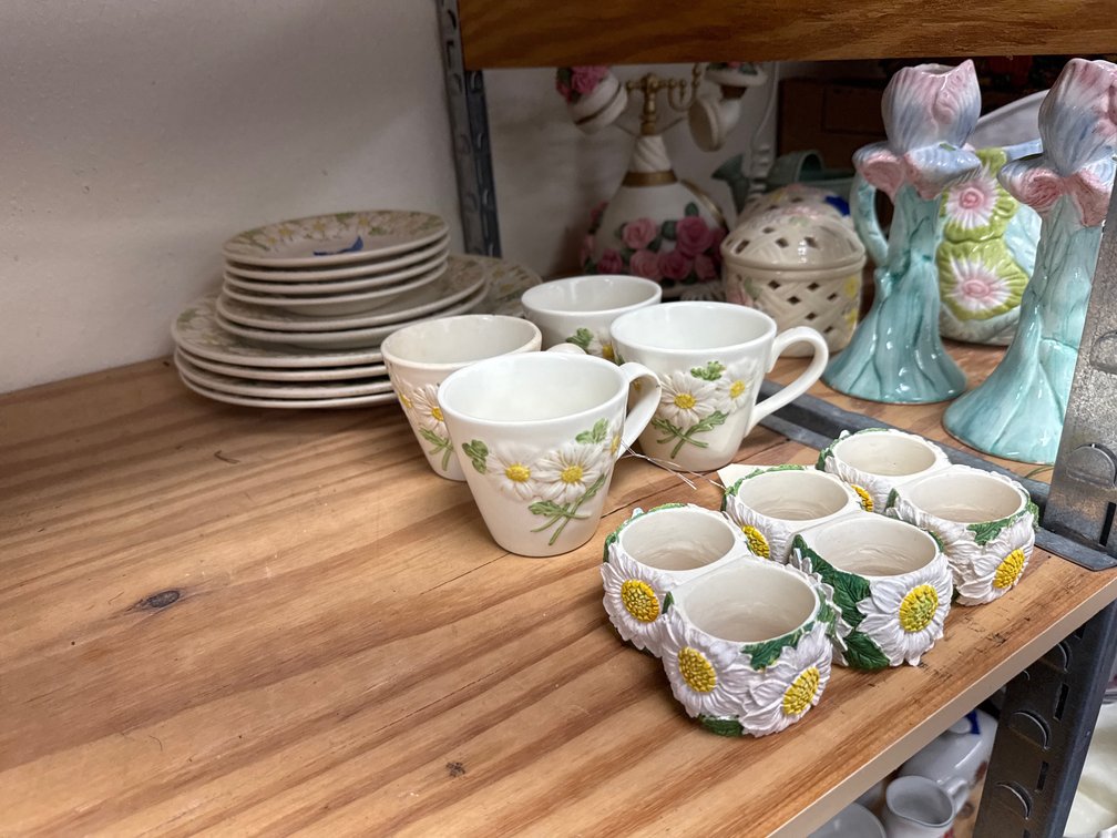 Poppy Trails by Metlox Plates - Cups - Napkin Rings