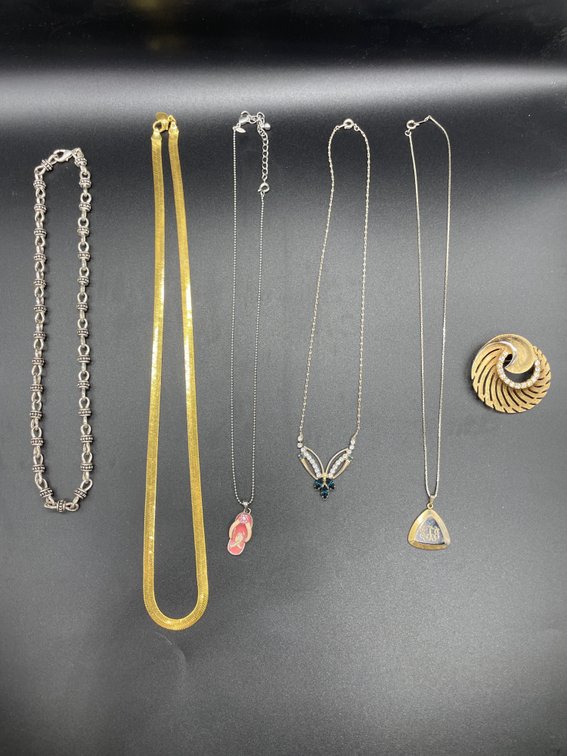 Vintage Jewelry - Assorted Fashion Necklaces &