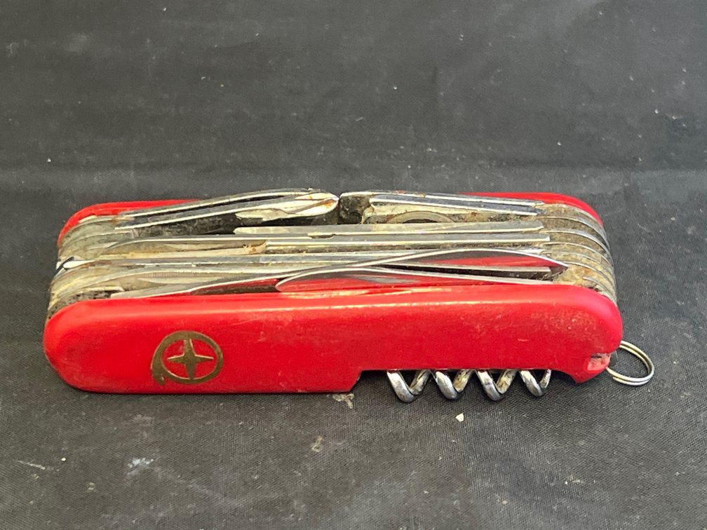 13-Blade Tool Knife