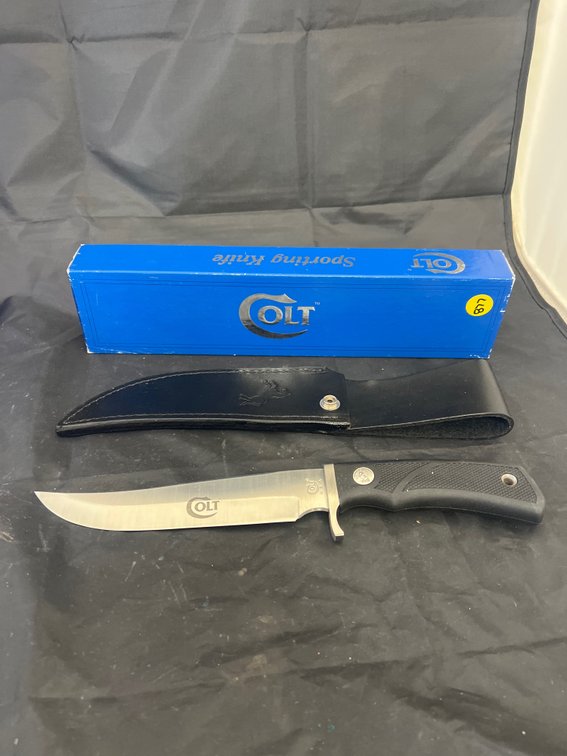 Colt USA Sporting Knife w/Leather Sheath in box