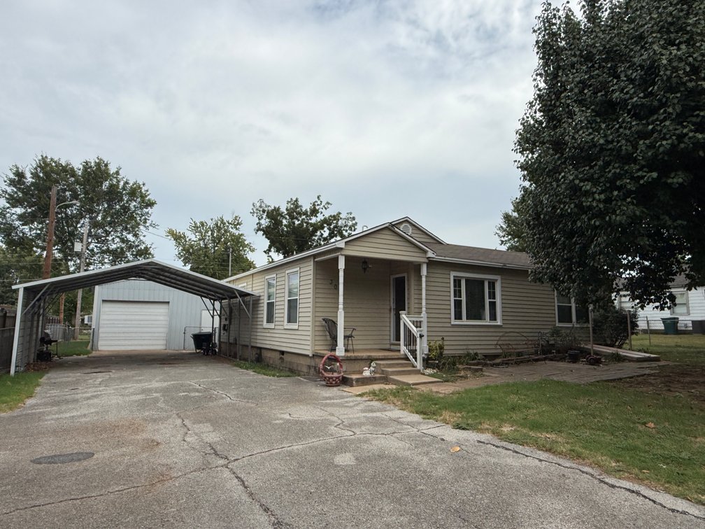 305 West 40th Pl Sand Springs