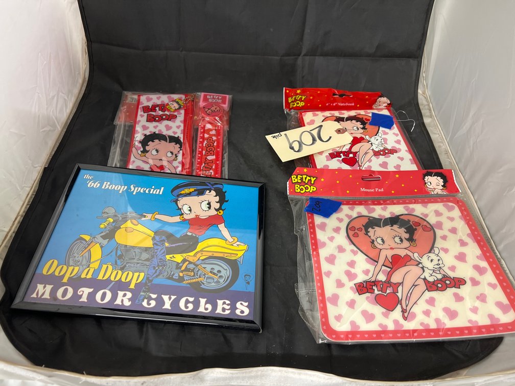 Betty Boop Framed Pic - Mouse Pad & Fun Kits
