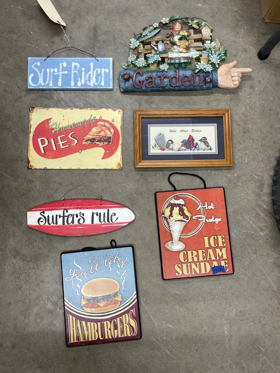 7 Pcs - Metal & Wood Wall Signs