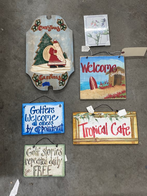6 Pcs - Assorted Wooden Sign Decor