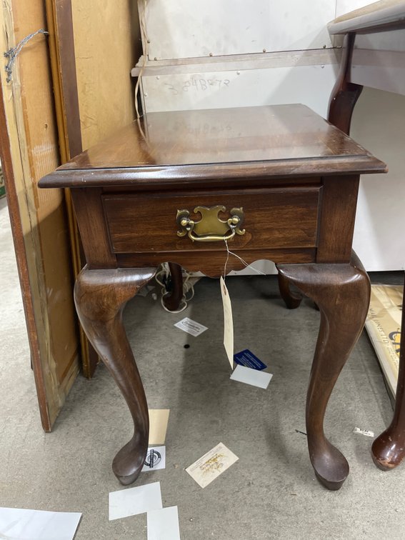 1-Drawer Side Table w/Contents