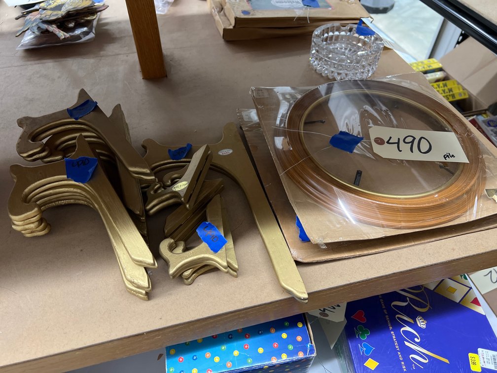 Decorative Plate Frames & Plate Stands