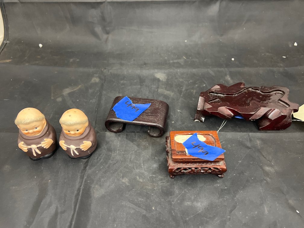 5 Pcs - Salt/Pepper Shakers - Assorted Wood Stands