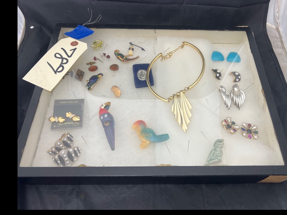 Fashion Jewelry Display w/Contents