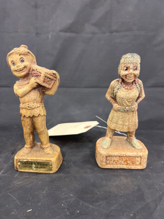 2 Pcs - Assorted Figurines