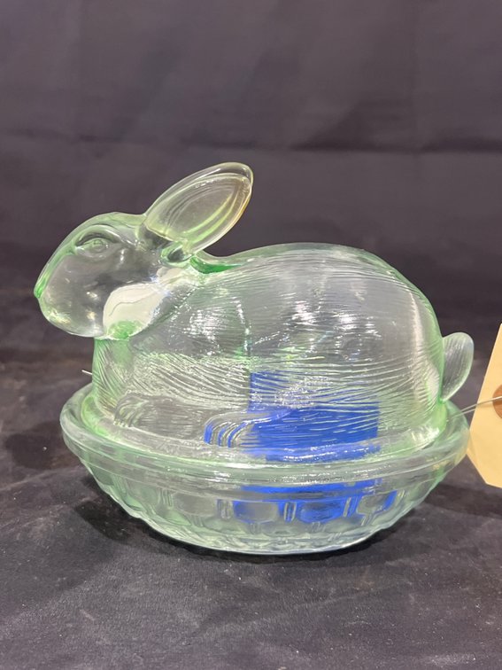 Vintage LE Smith Green Glass Bunny Rabbit on Nest