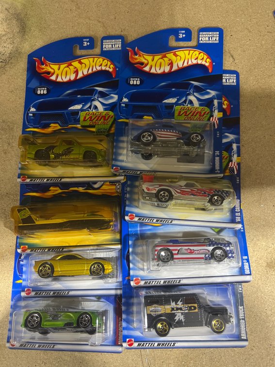 8 Pcs - Hot Wheels Cars in Pkg