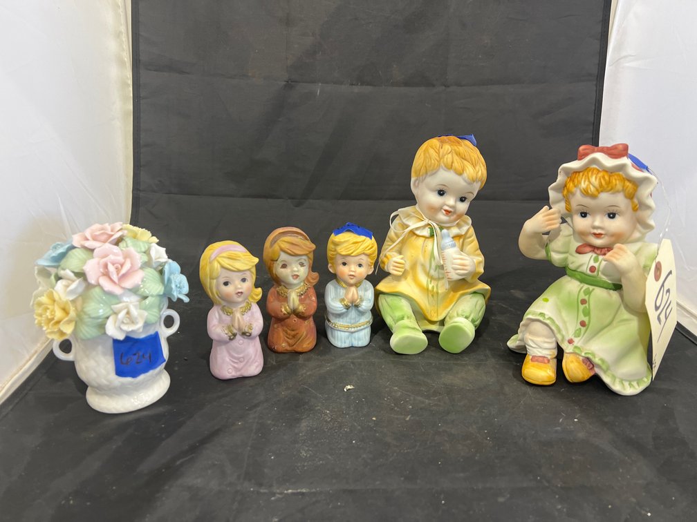 Baby Figurines - Decorative Flowers