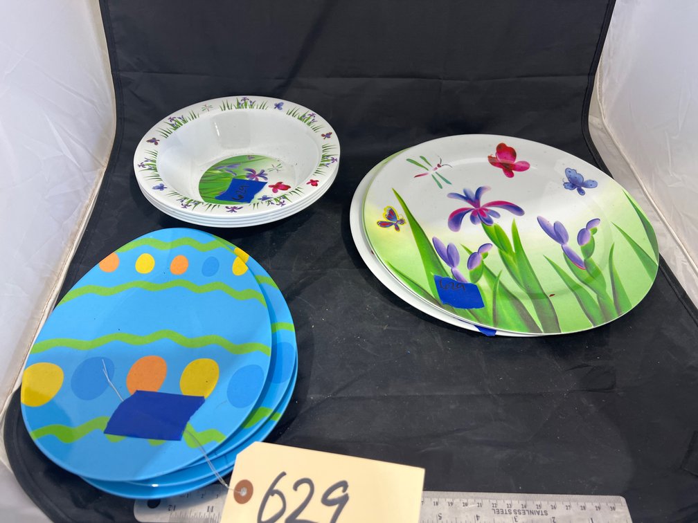Plastic Plates & Bowls