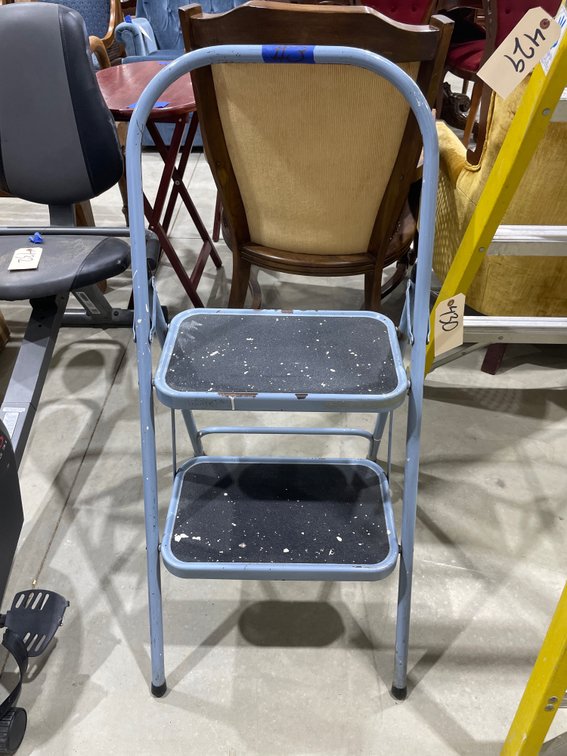 2-Step Folding Step Ladder