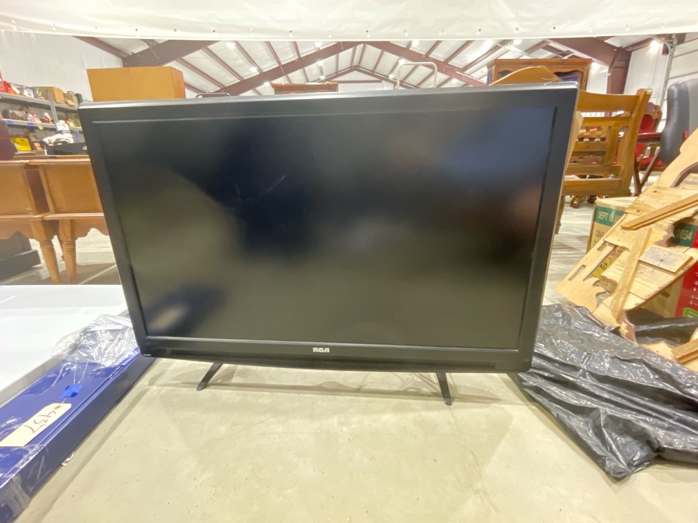 RCA 41" TV - no remote - has cord