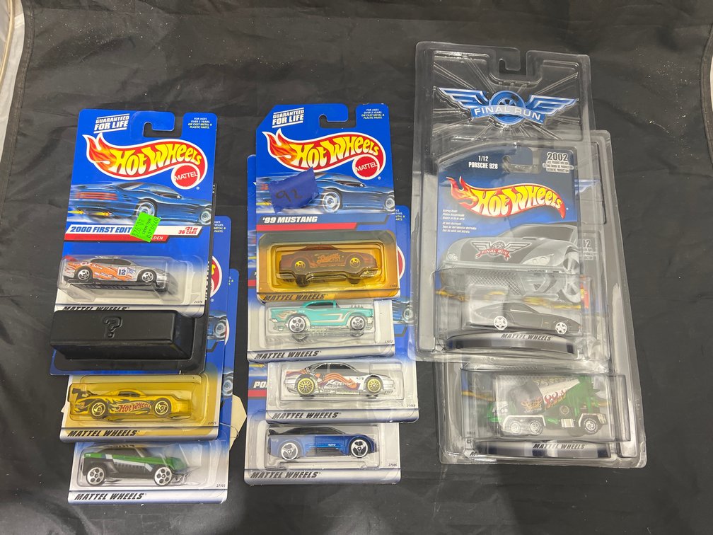 10 Pcs - Hot Wheels Cars NIP