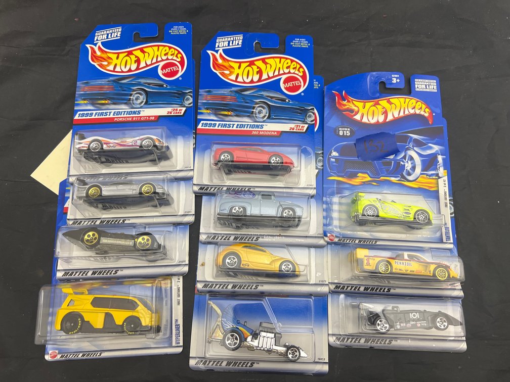 11 Pcs - Hot Wheels Cars NIP