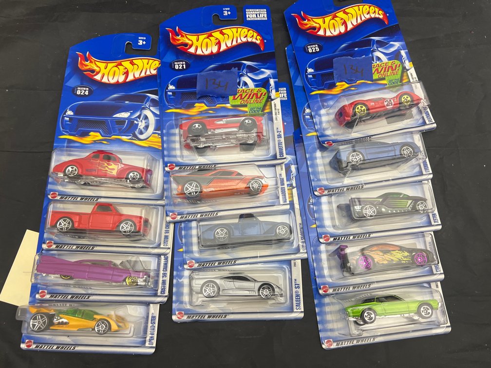 13 Pcs - Hot Wheels Cars NIP