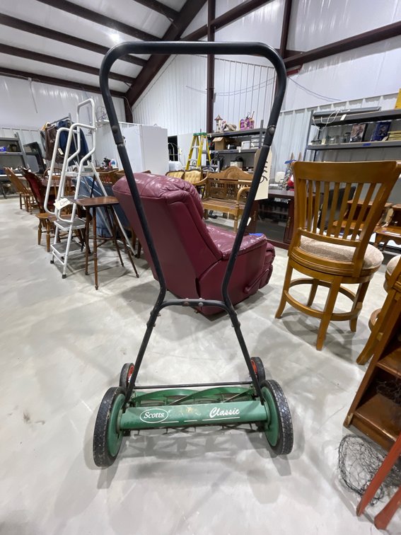 Classic Scott's Lawn Clipper