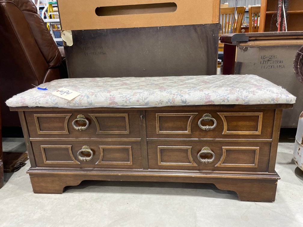 Lane Cushioned Cedar Chest 44"L x 16"W x 18"H