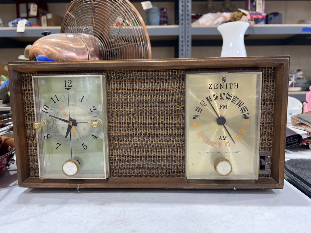 Zenith Clock & Radio