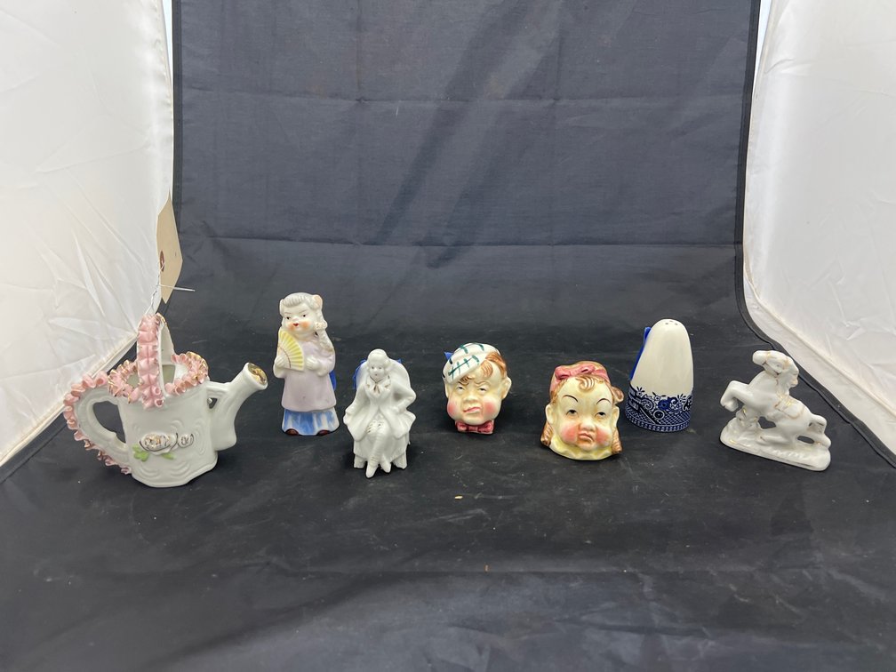 7 Pcs - Assorted Figurines - Salt/Pepper