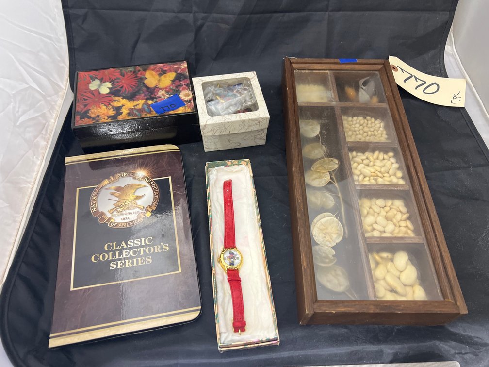 Fashion Jewelry & Seed Display