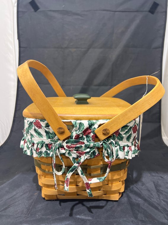 Longaberger Basket w/Liner & Wooden Lid