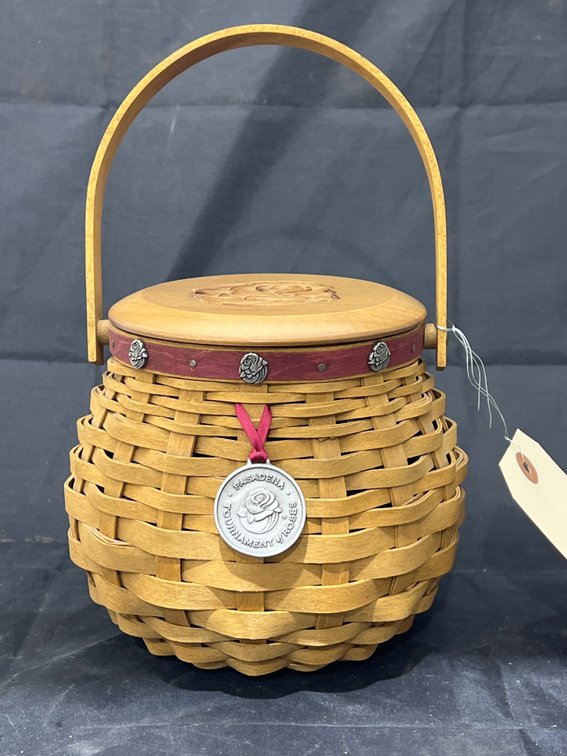 Longaberger Basket w/Wooden Lid