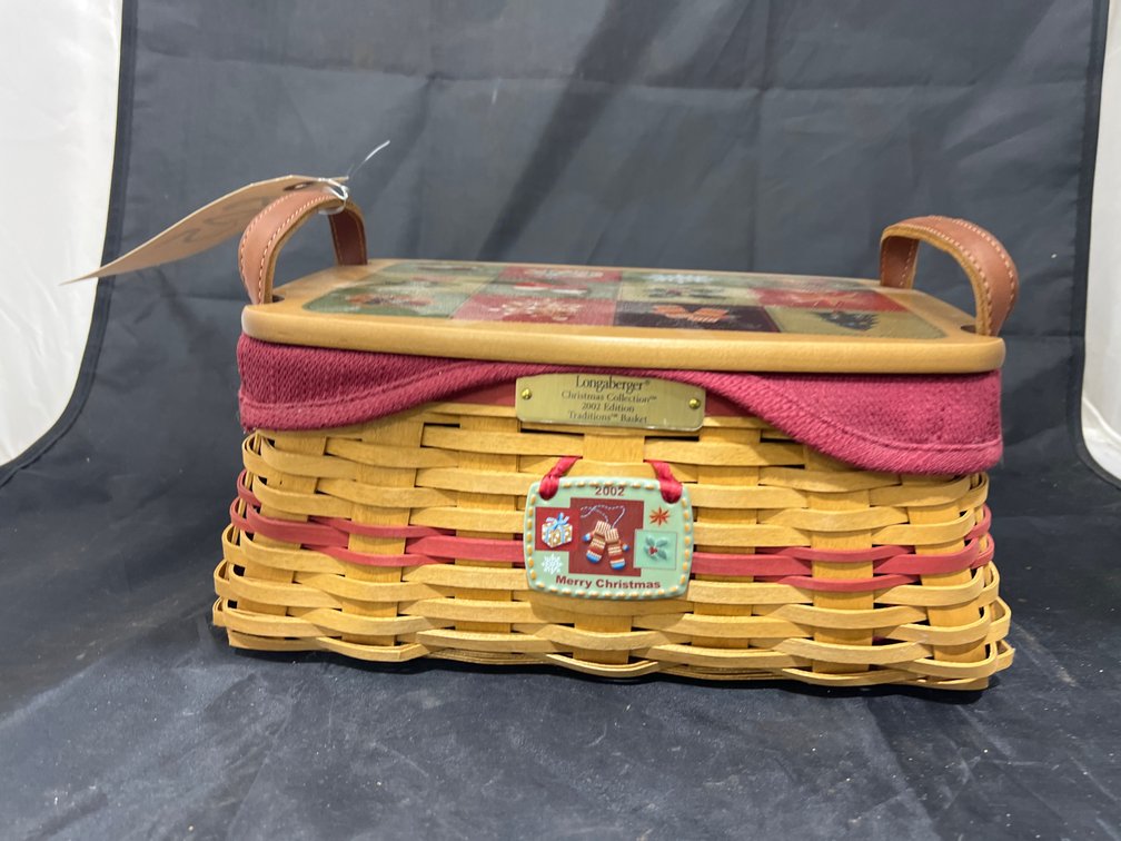 Longaberger Basket w/Fabric Insert & Wooden Lid