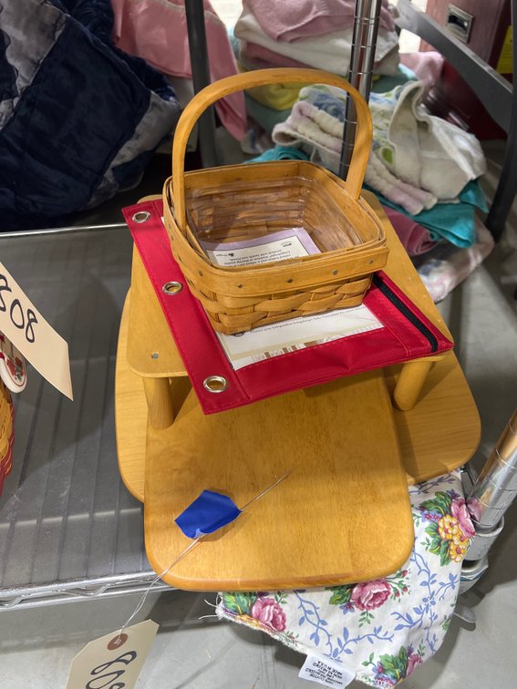 Longaberger Basket w/2 Wooden Lids & Riser