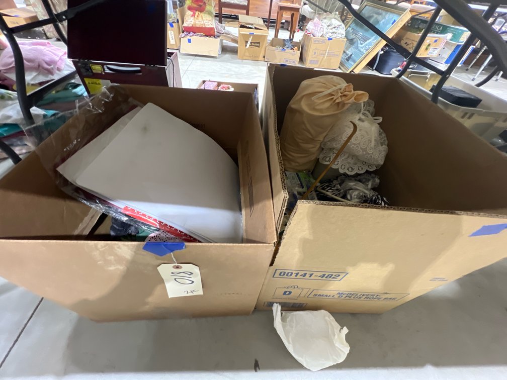2 Boxes with Paper Doilers - Placemats - Pine Cones & More