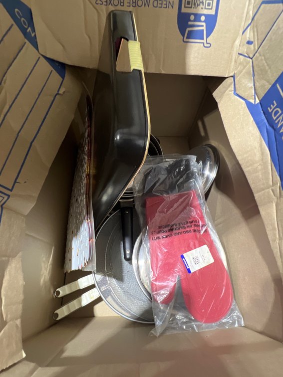 Assorted Cookware - Placemats & Serving Tray