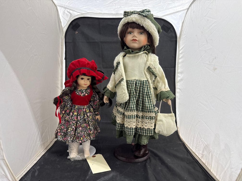 2 Pcs - Porcelain Dolls