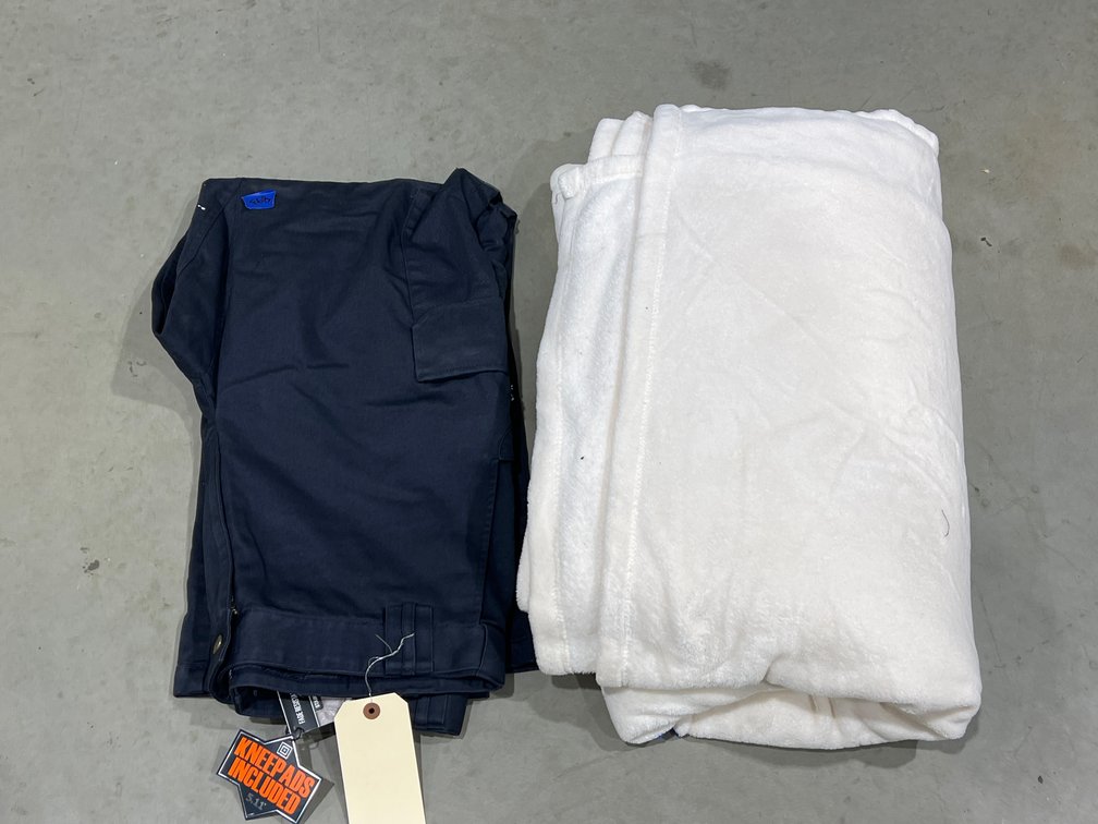 Blanket & 511 36x32 Tactical Pants NWT