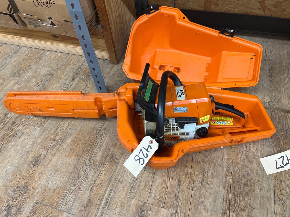 Stihl 025 Chainsaw in Case 22"Bar
