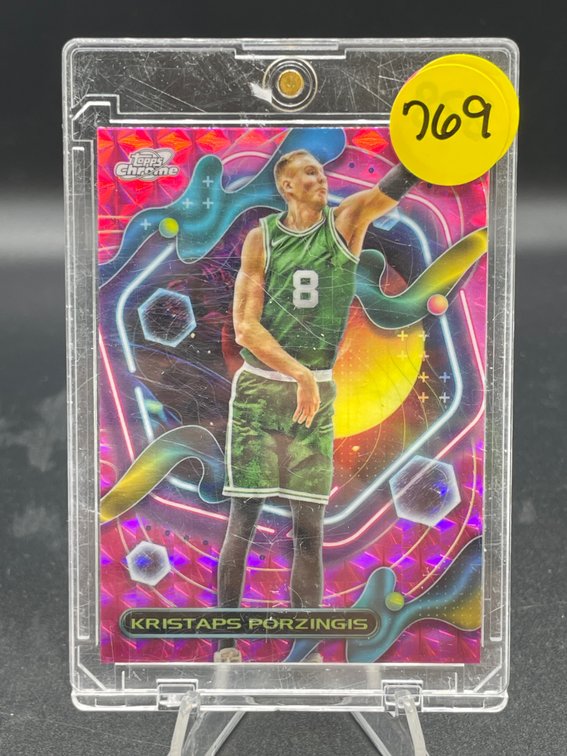 Kristaps Porzingis Topps Chrome Card