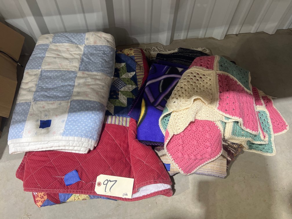 Blankets & Throws