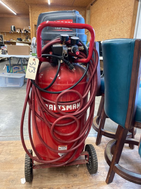 33 Gal Craftsman Air Compressor w/Hose