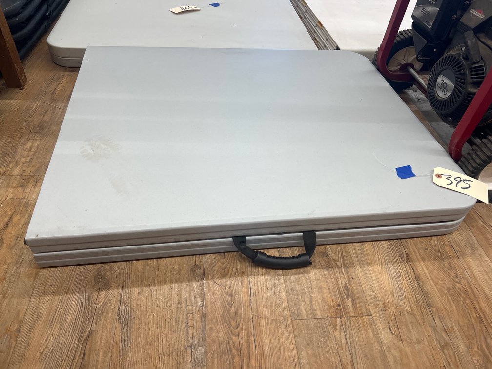 6ft Plastic Folding Table