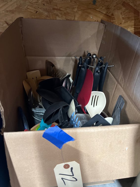 Assorted Kitchen Utensils